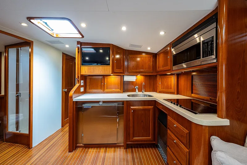 Legal Holiday Yacht Photos Pics Donzi 58 Legal Holiday - Interior Cabin