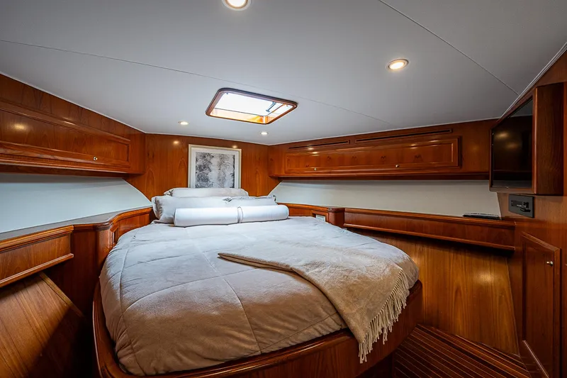 Legal Holiday Yacht Photos Pics Donzi 58 Legal Holiday - Interior Stateroom