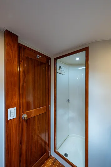 Legal Holiday Yacht Photos Pics Donzi 58 Legal Holiday - Interior Head