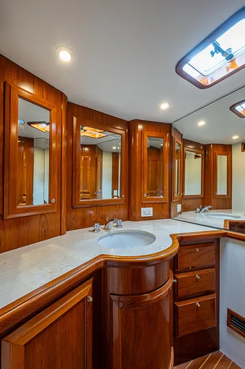 Legal Holiday Yacht Photos Pics Donzi 58 Legal Holiday - Interior Head