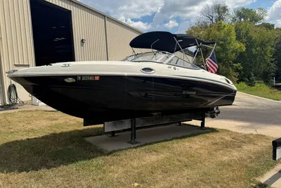 Stingray 235 LR