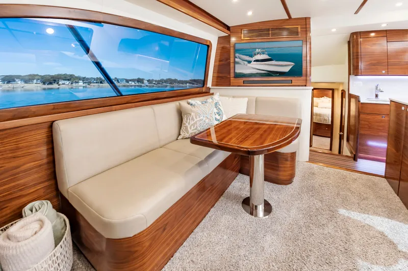 Big Hunter Yacht Photos Pics Luxurious interior of the 2024 Albemarle Spencer Edition yacht.