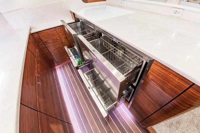 Big Hunter Yacht Photos Pics Luxurious kitchen of Albemarle Spencer Edition 2024 with modern drawers.