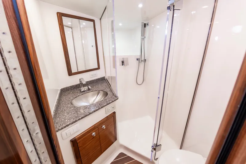 Big Hunter Yacht Photos Pics Luxurious bathroom in the 2024 Albemarle Spencer Edition boat.