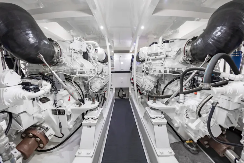 Big Hunter Yacht Photos Pics Engine room of 2024 Albemarle Spencer Edition boat.