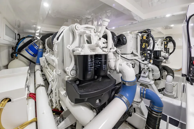 Big Hunter Yacht Photos Pics 