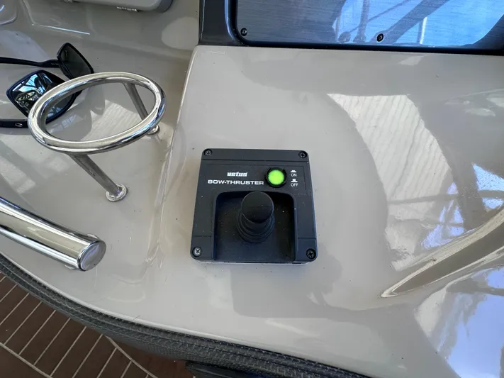 Crash Money Yacht Photos Pics Bow thruster control on 2007 Sea Ray 44 Sundancer yacht dashboard.