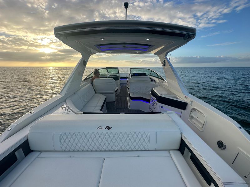 2020 Sea Ray 310 SLX