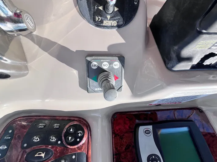 Wade-a-minute Yacht Photos Pics 