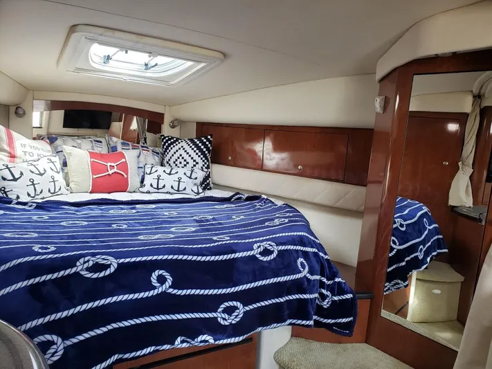 Wade-a-minute Yacht Photos Pics 