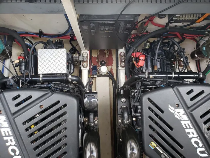 Wade-a-minute Yacht Photos Pics 