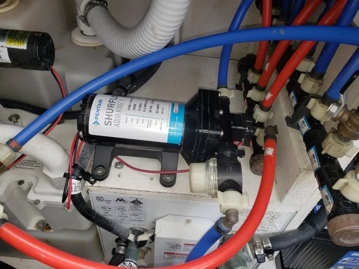 Wade-a-minute Yacht Photos Pics 