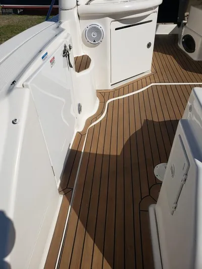 Wade-a-minute Yacht Photos Pics 