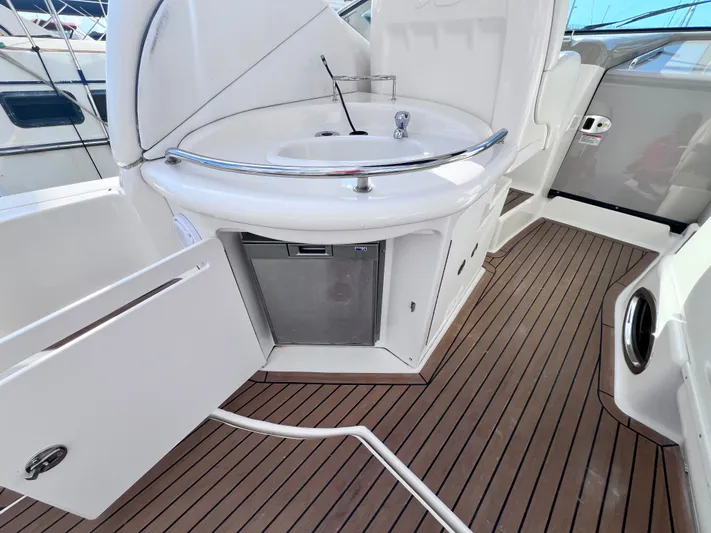 Wade-a-minute Yacht Photos Pics 