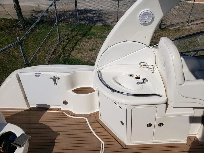 Wade-a-minute Yacht Photos Pics 