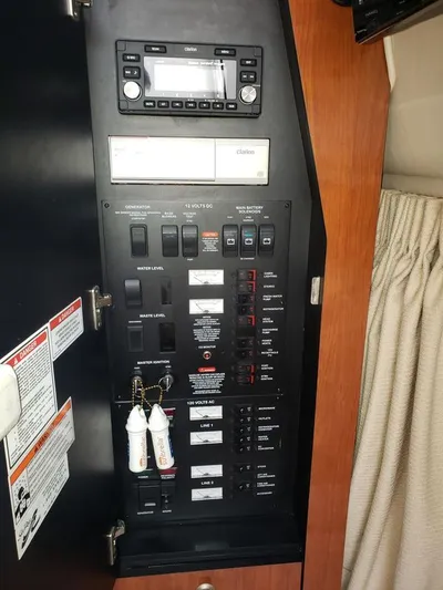 Wade-a-minute Yacht Photos Pics 