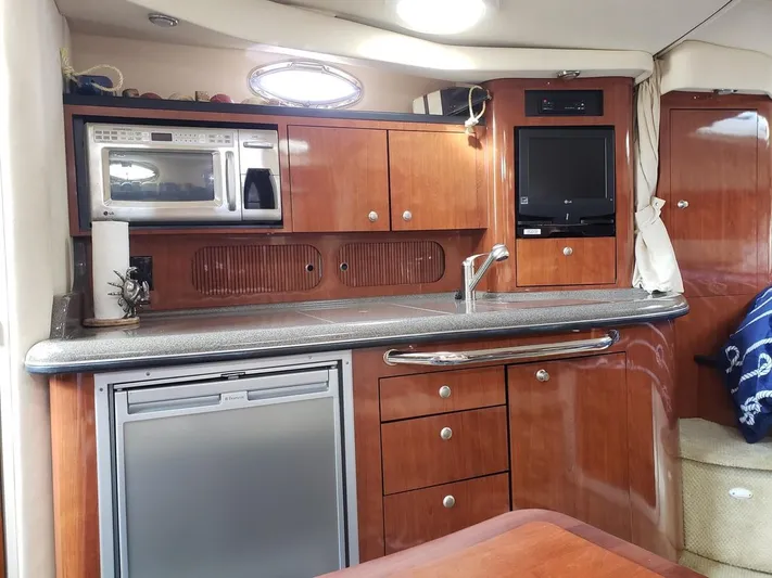 Wade-a-minute Yacht Photos Pics 