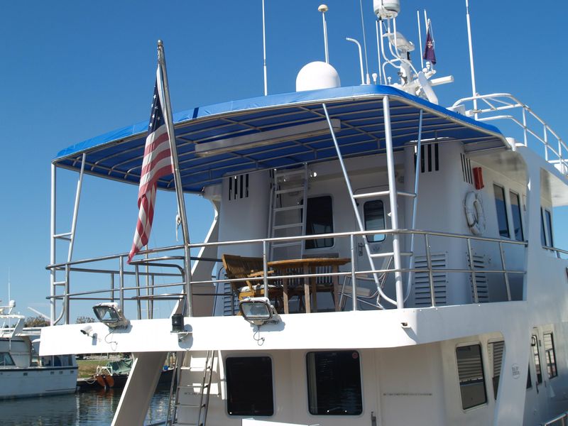 2004 Real Ships Expedition Yacht