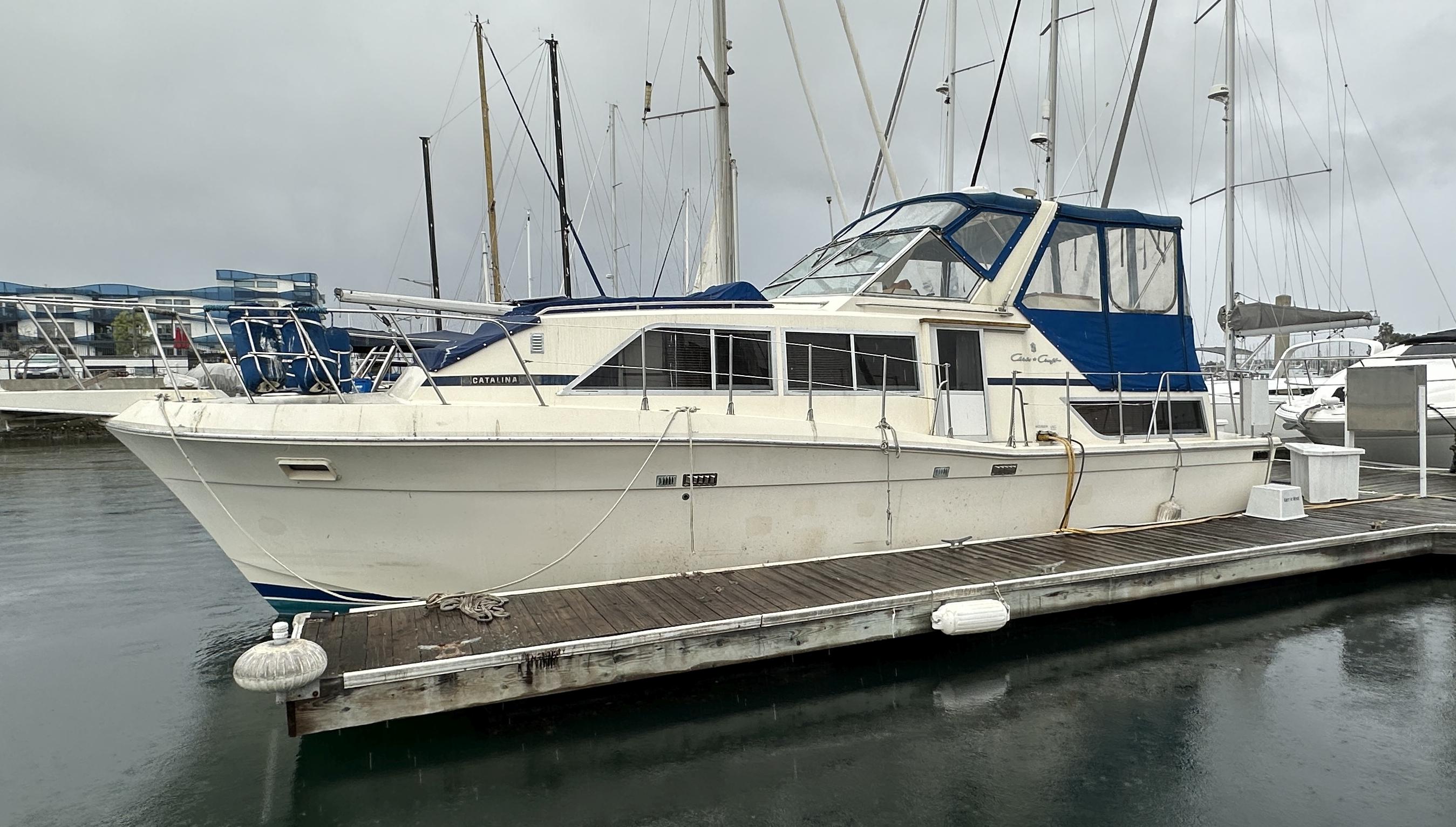 New Chris-Craft Catalina 381 in California - iNautia