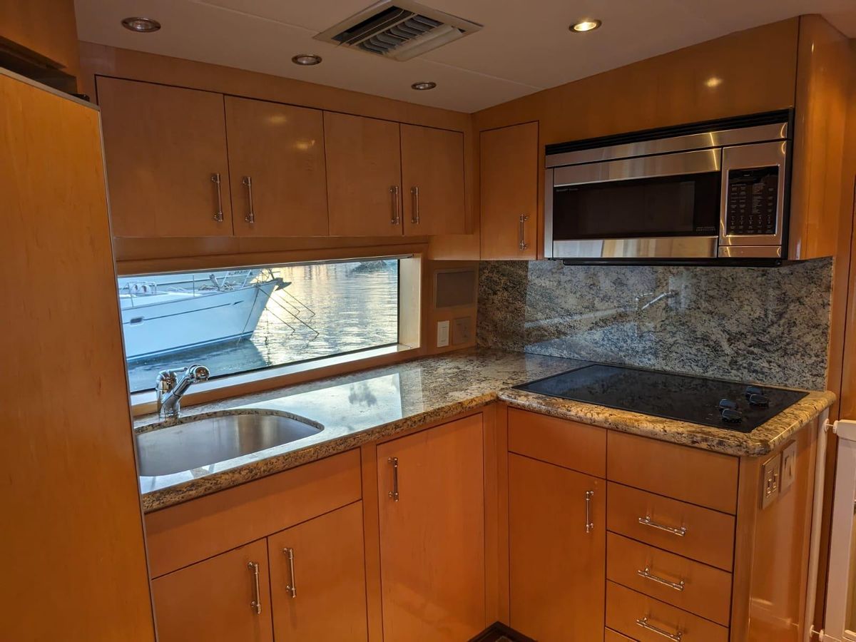 2001 Hatteras 70 