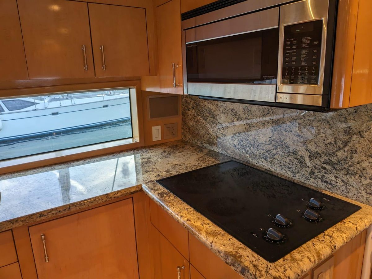 2001 Hatteras 70 