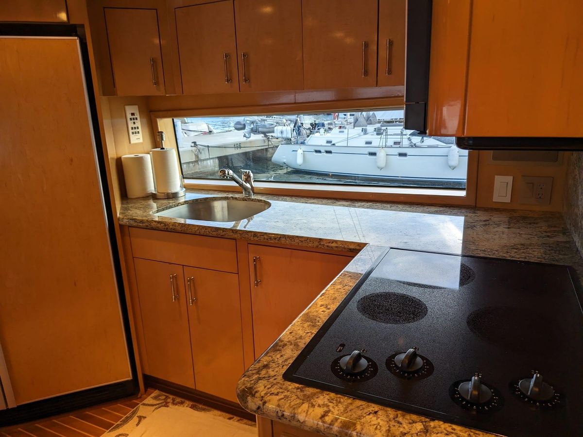 2001 Hatteras 70 