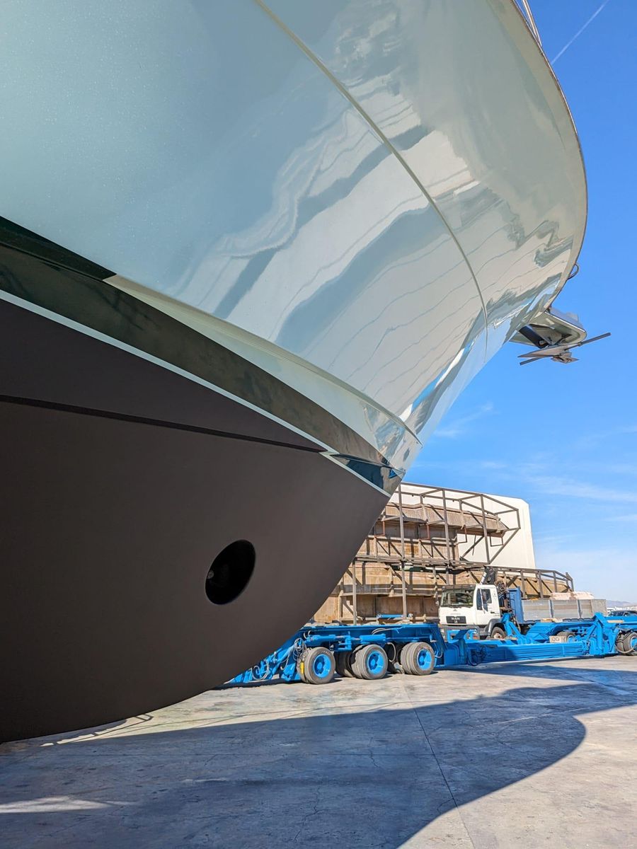 2001 Hatteras 70 