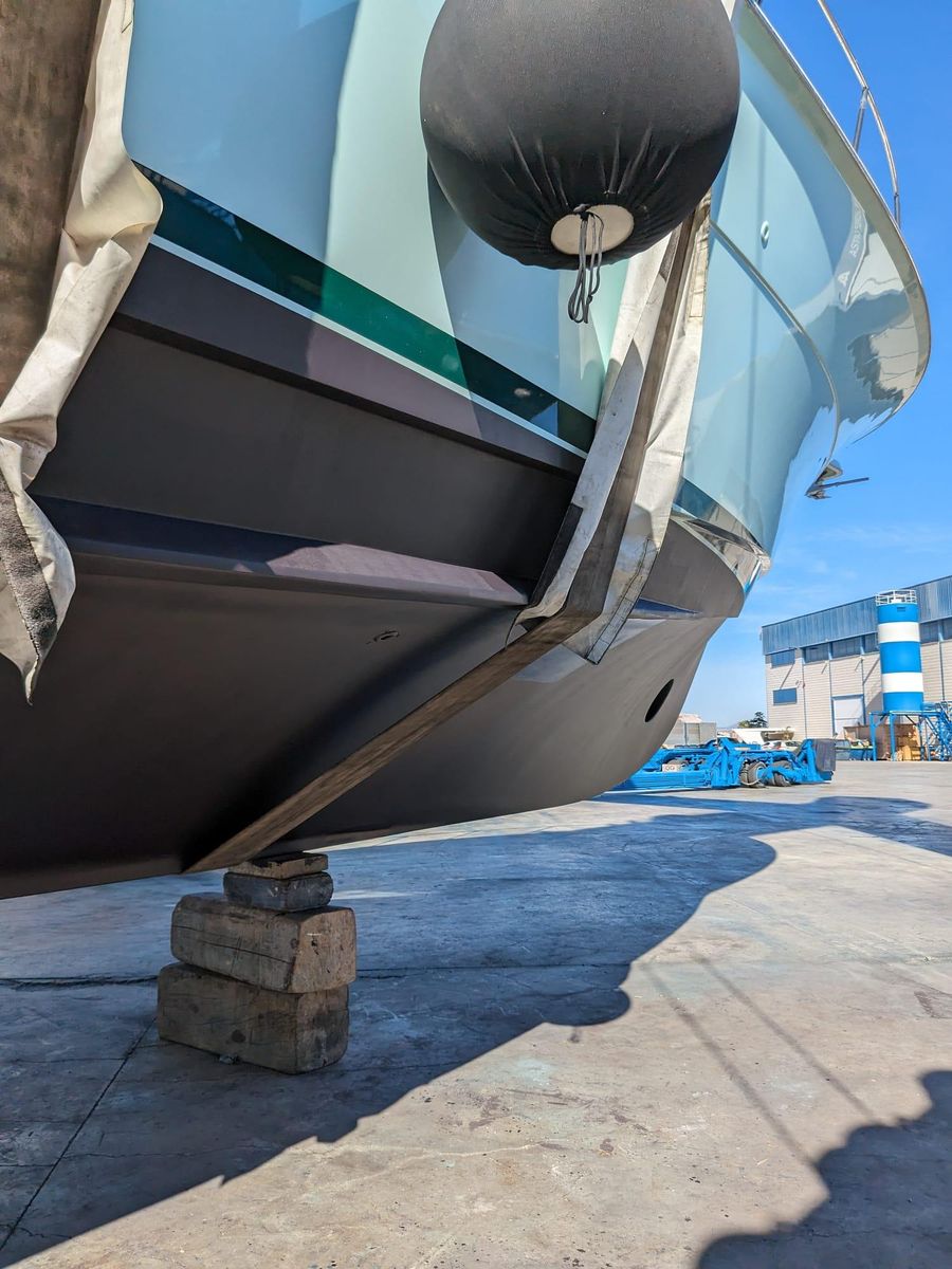 2001 Hatteras 70 