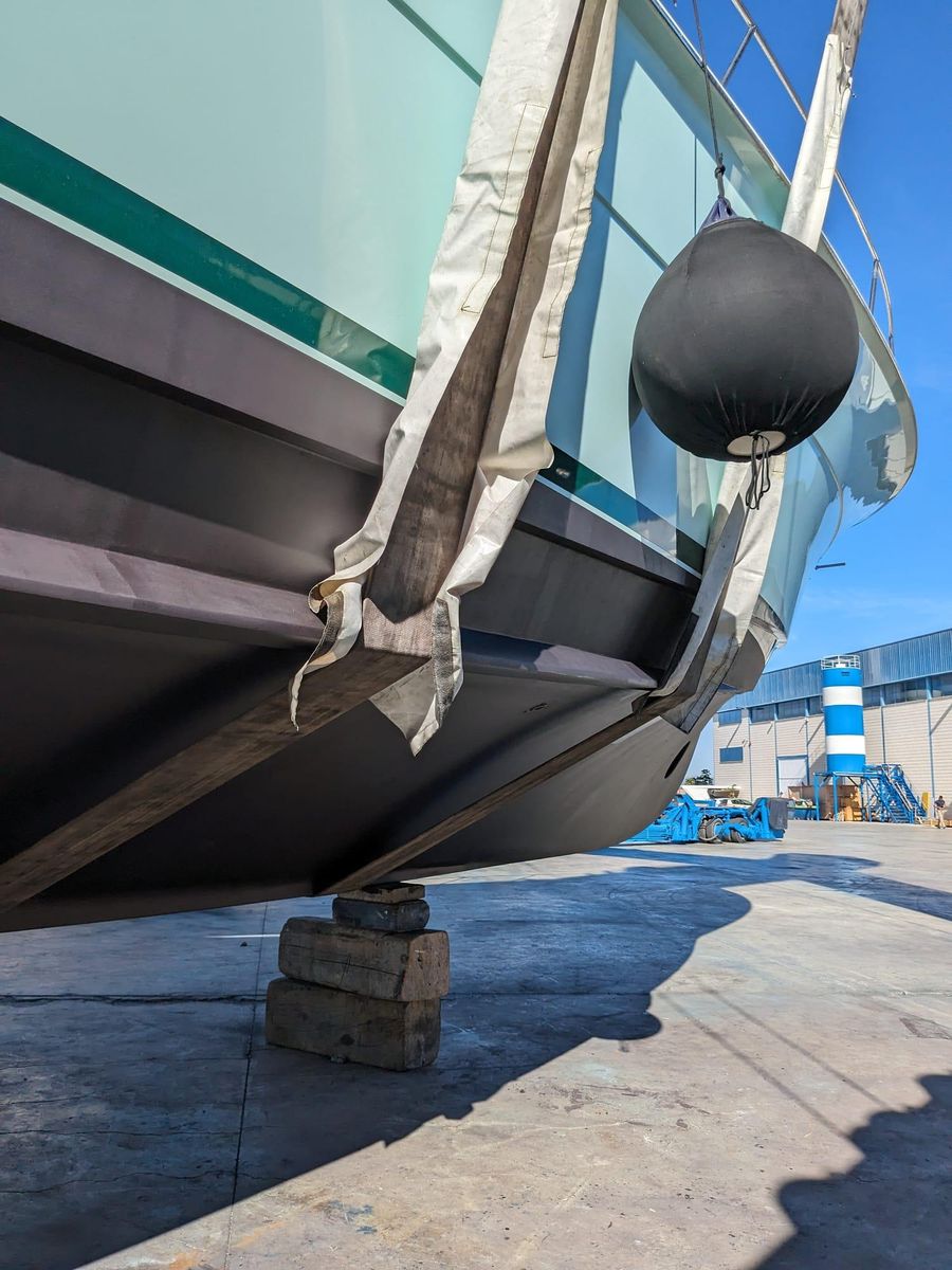 2001 Hatteras 70 