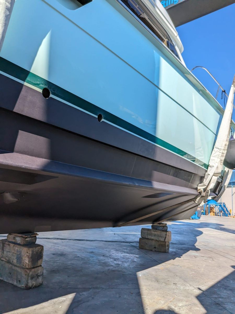 2001 Hatteras 70 