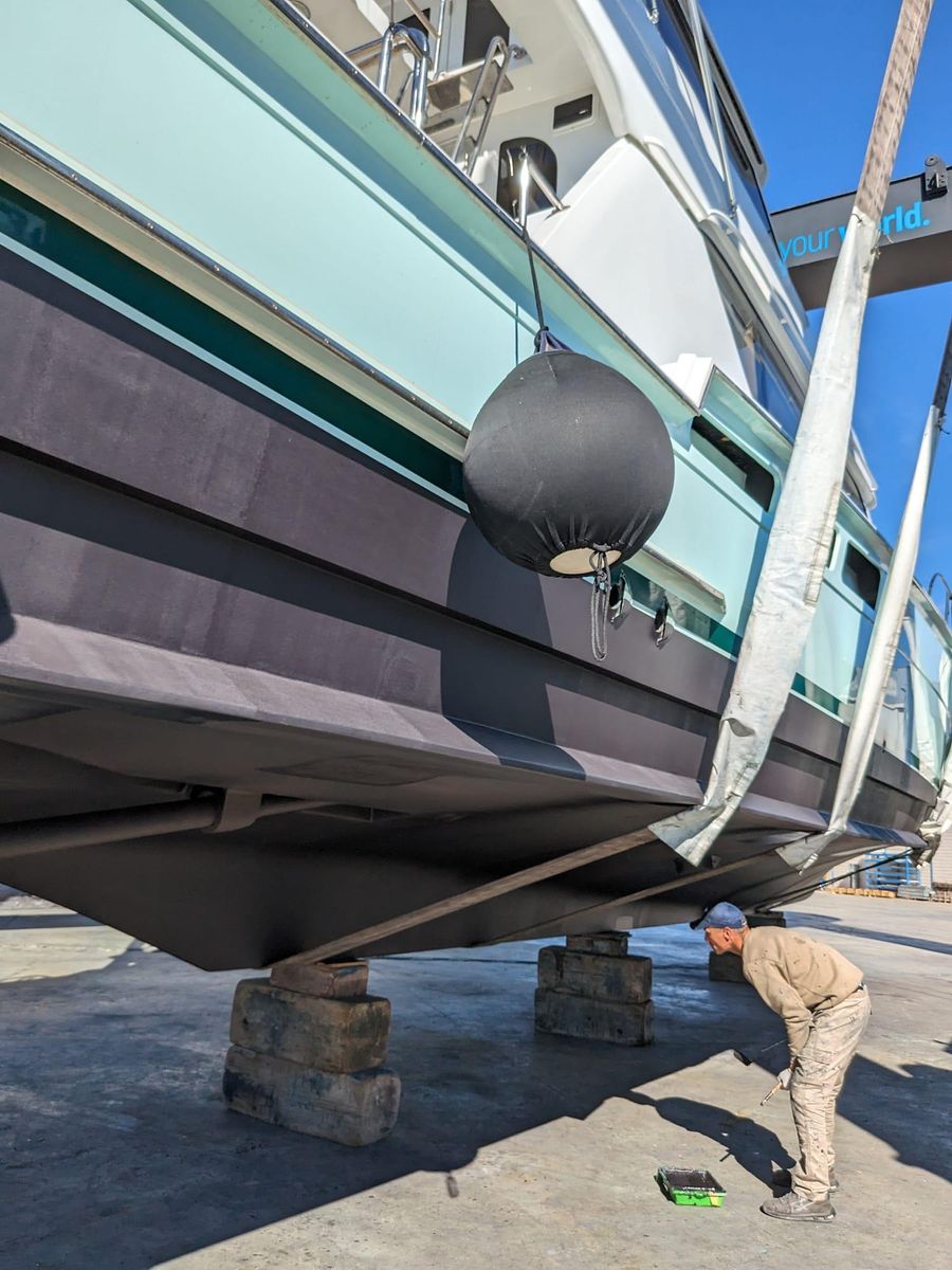 2001 Hatteras 70 