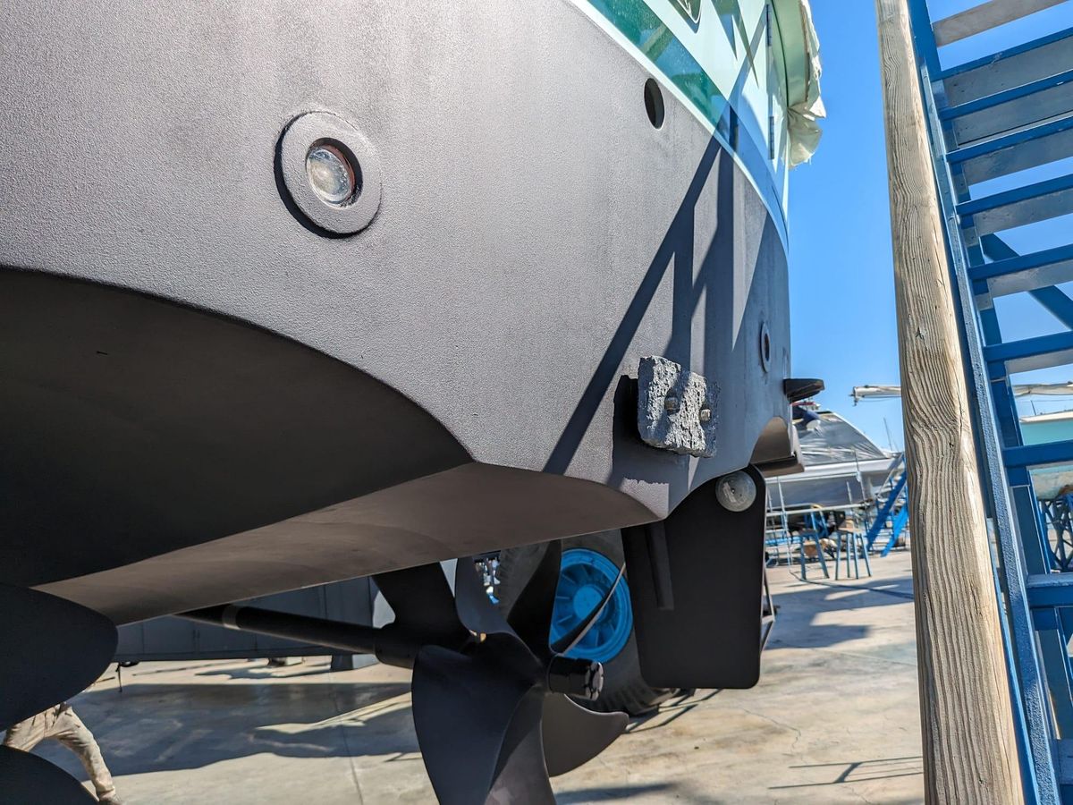 2001 Hatteras 70 