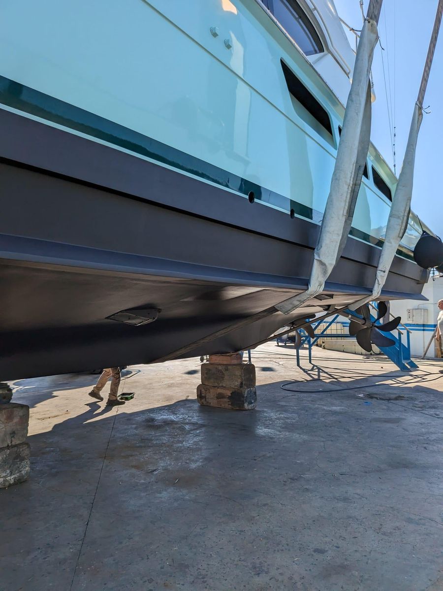 2001 Hatteras 70 