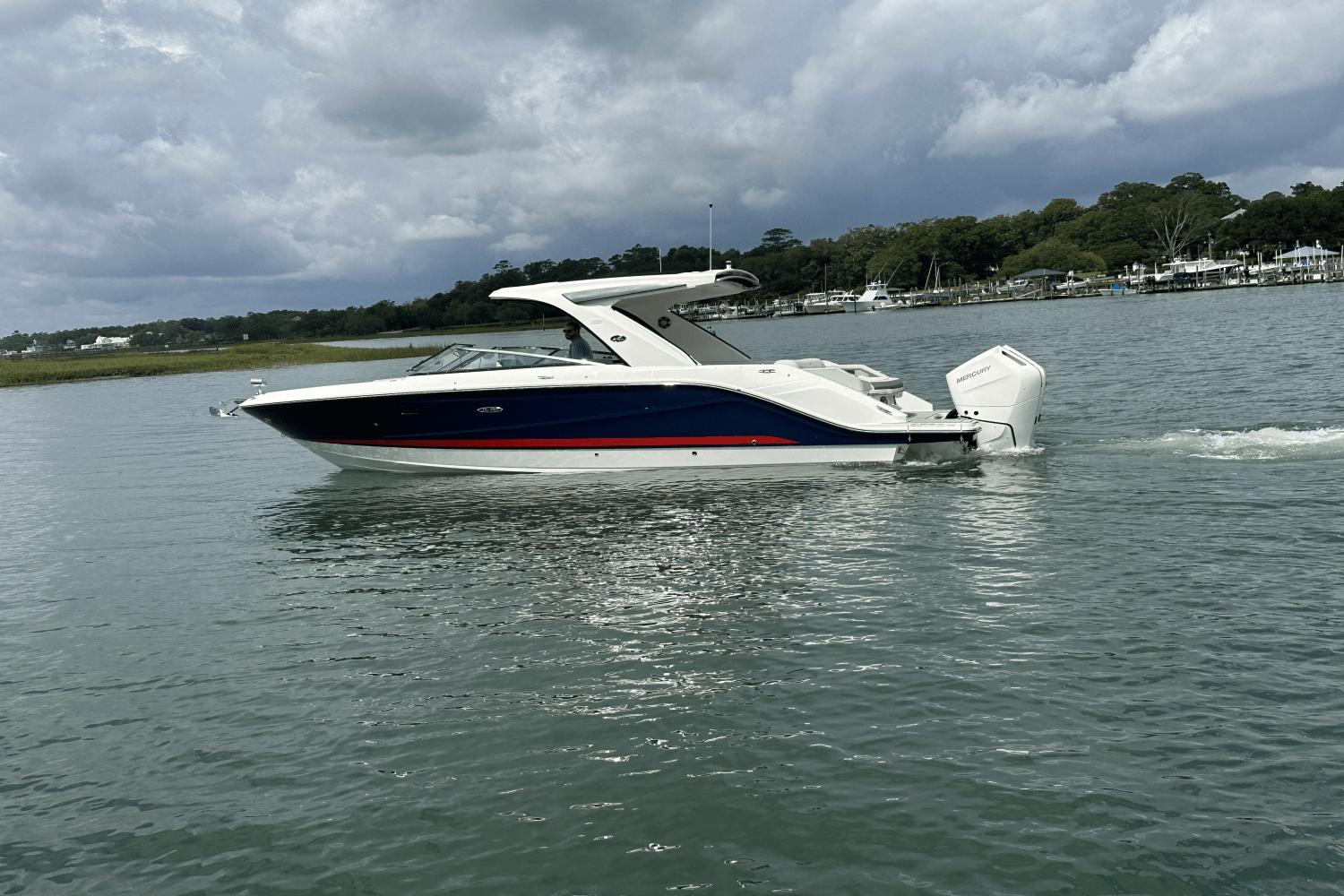 2024 Sea Ray 310 Slx Outboard Runabout For Sale - Yachtworld