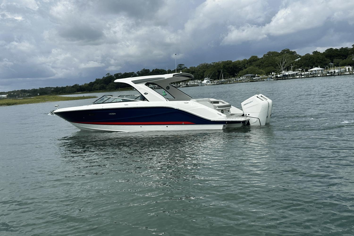 2024 Sea Ray 310 SLX Outboard Runabout for sale - YachtWorld