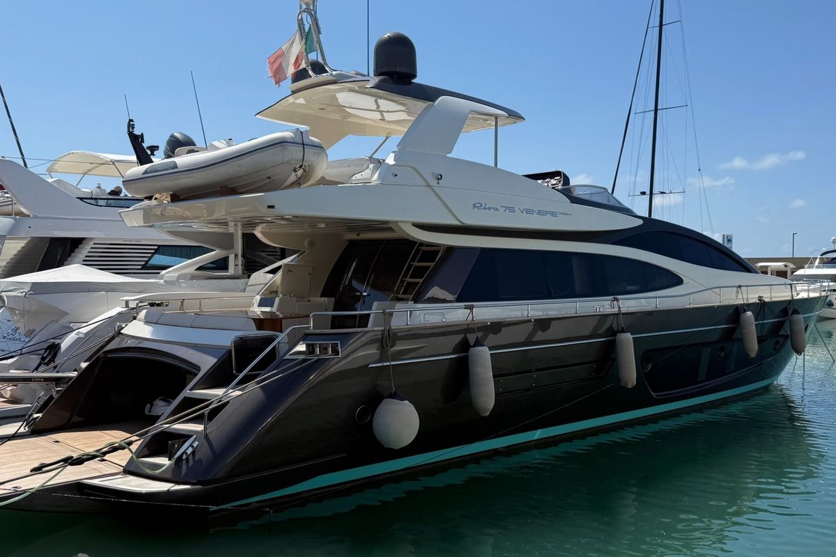 2013 Riva 75 