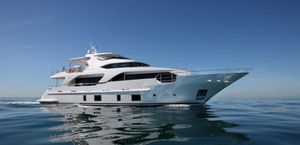 Benetti Delfino 93