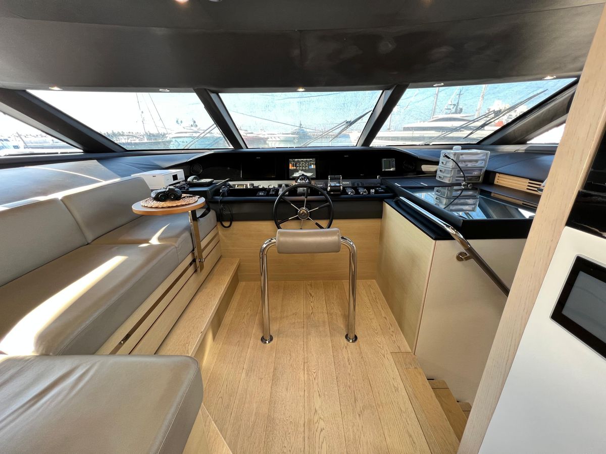 2019 Princess 100 
