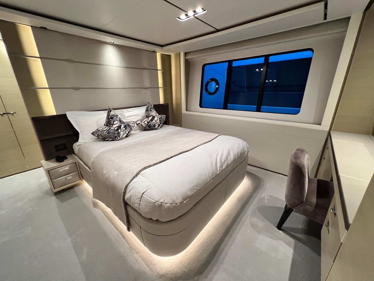 2019 Princess 100 