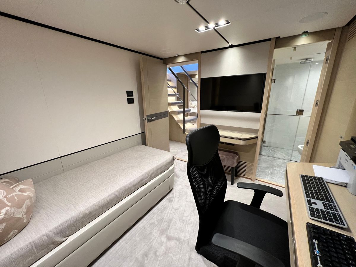 2019 Princess 100 