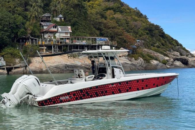 Boston Whaler 320 Outrage