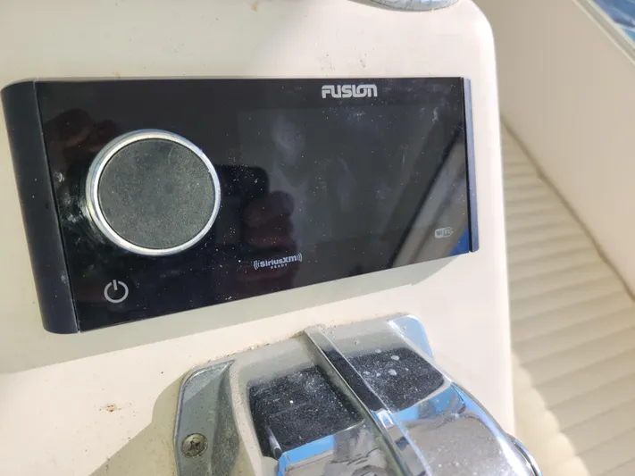 Boss Lady Yacht Photos Pics Fusion marine stereo system on a 2001 Ocean Yachts 48 boat.