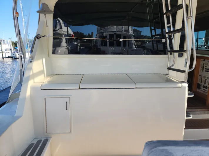 Boss Lady Yacht Photos Pics 2001 Ocean Yachts 48 model yacht stern with storage compartments and ladder.