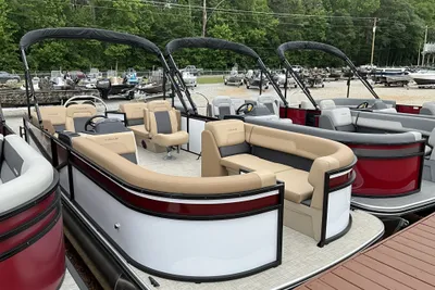 Lowe LS Walk Thru 210