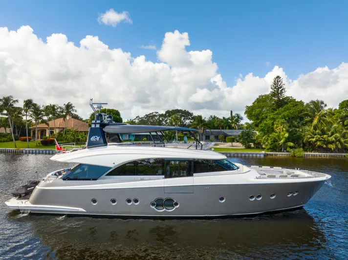 Never Say Never Yacht Photos Pics Starboard Side