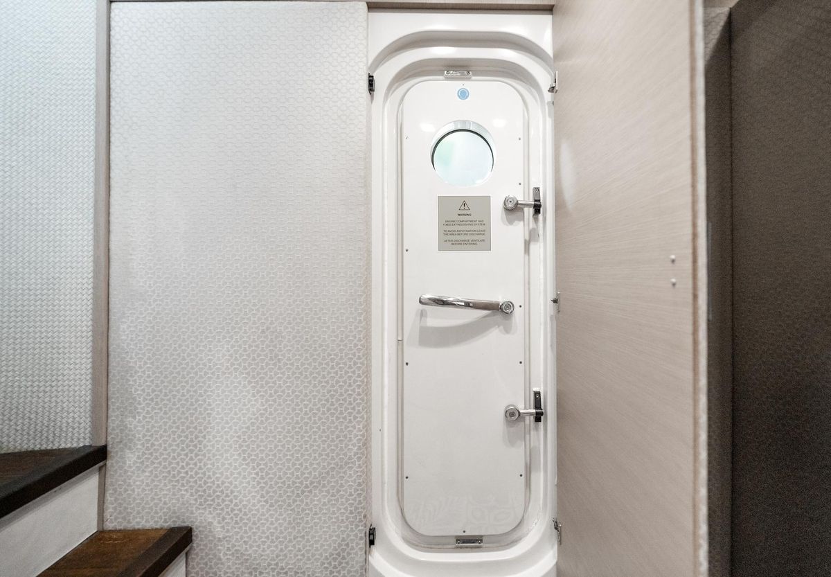 2015 Monte Carlo Yachts 86 