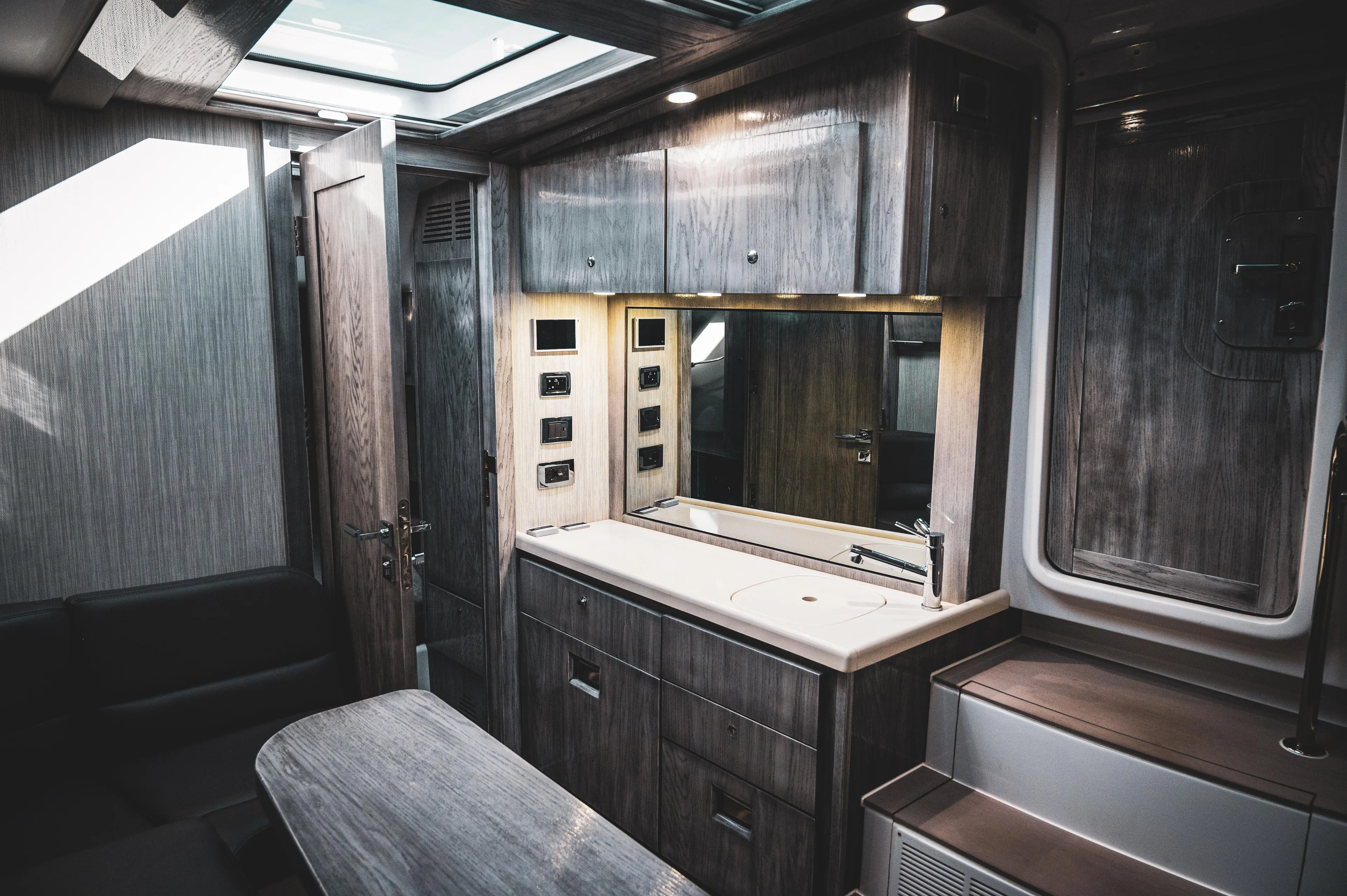 Chaser Yacht Photos Pics 