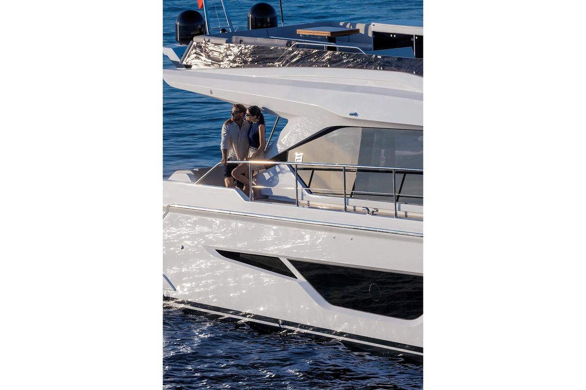 2025 Ferretti Yachts 59 