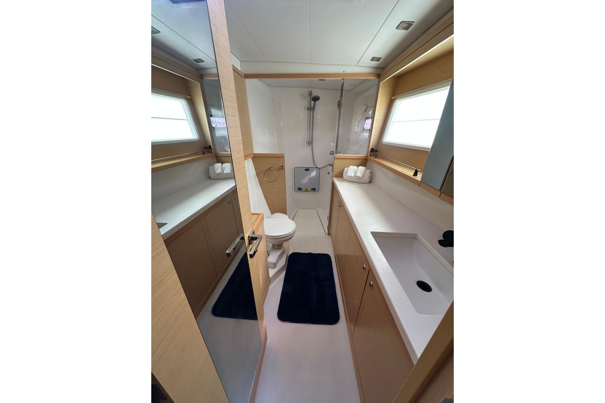 2014 Lagoon 45 