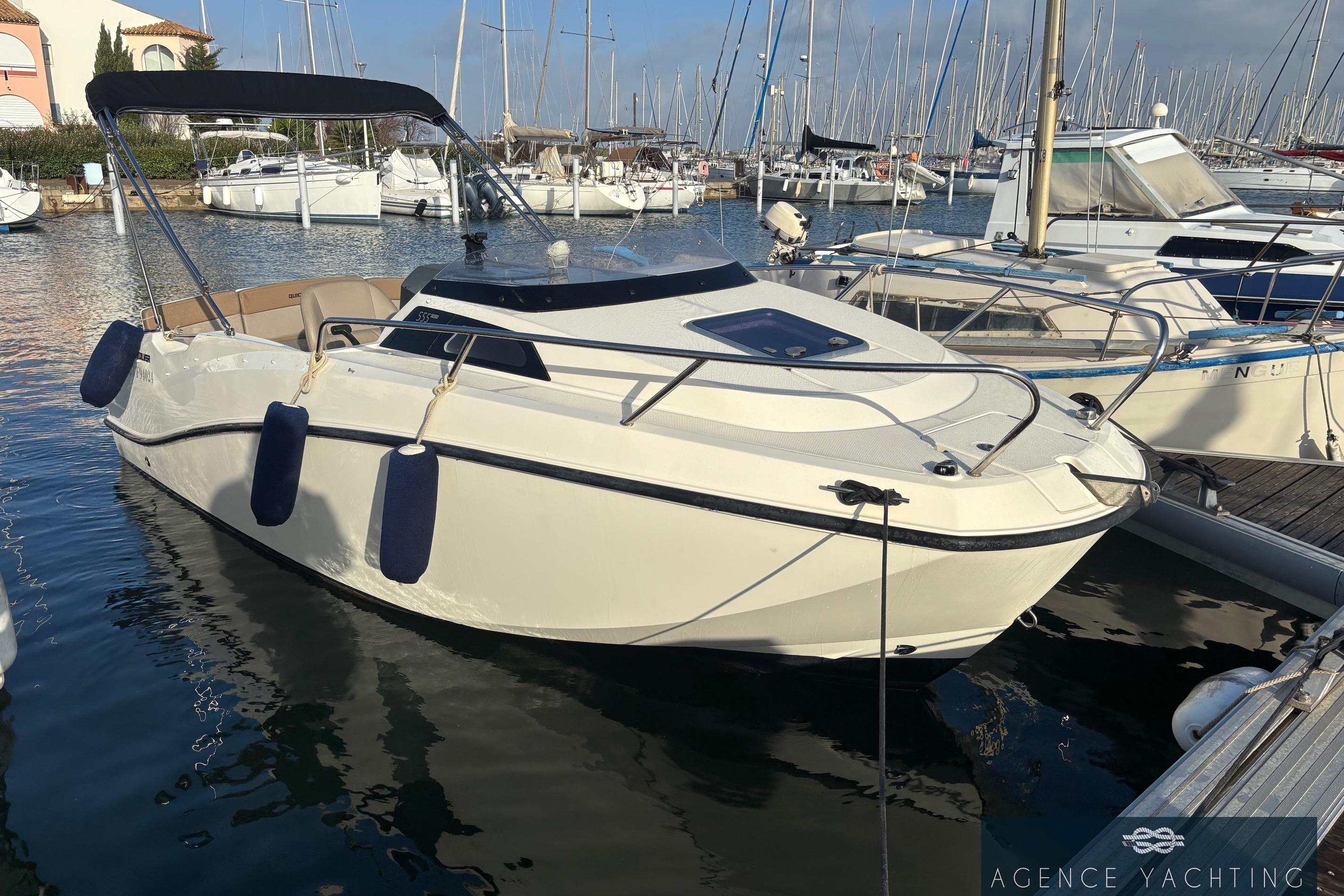 Quicksilver Activ 555 Cabin